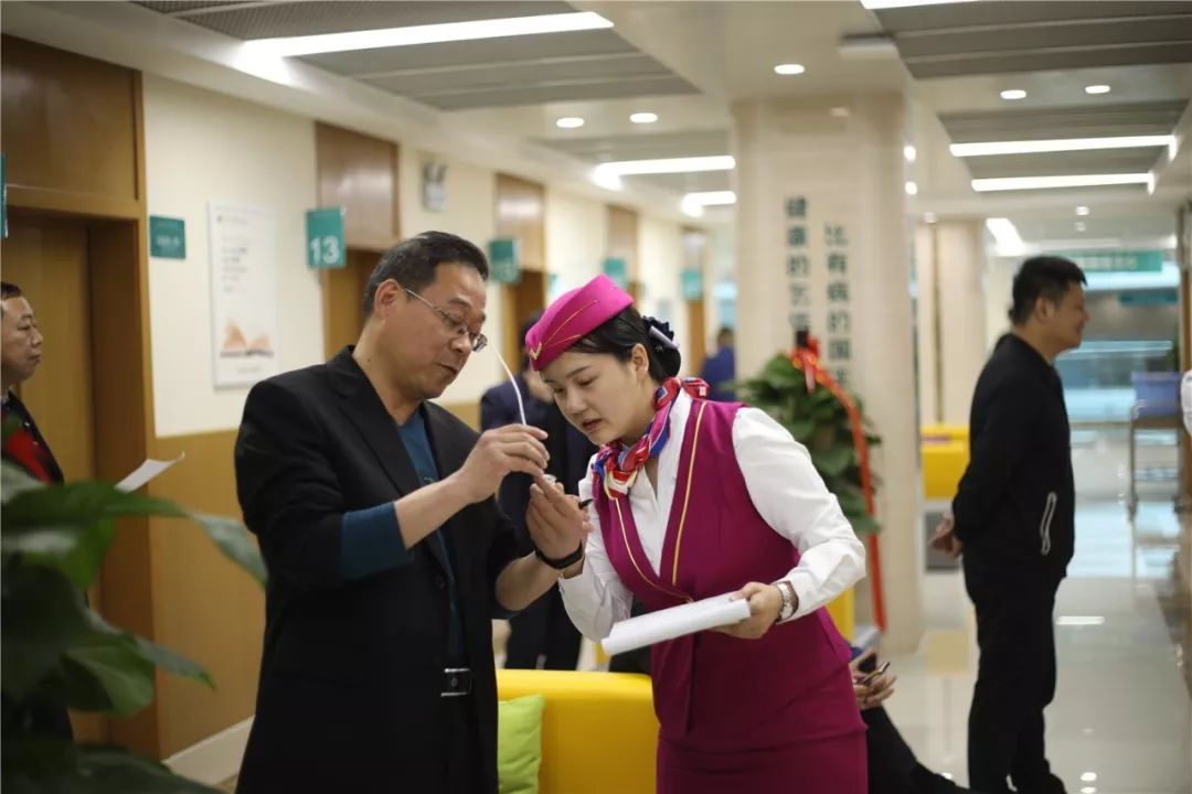 丹东24小时套医保卡(北京医保卡使用指南)